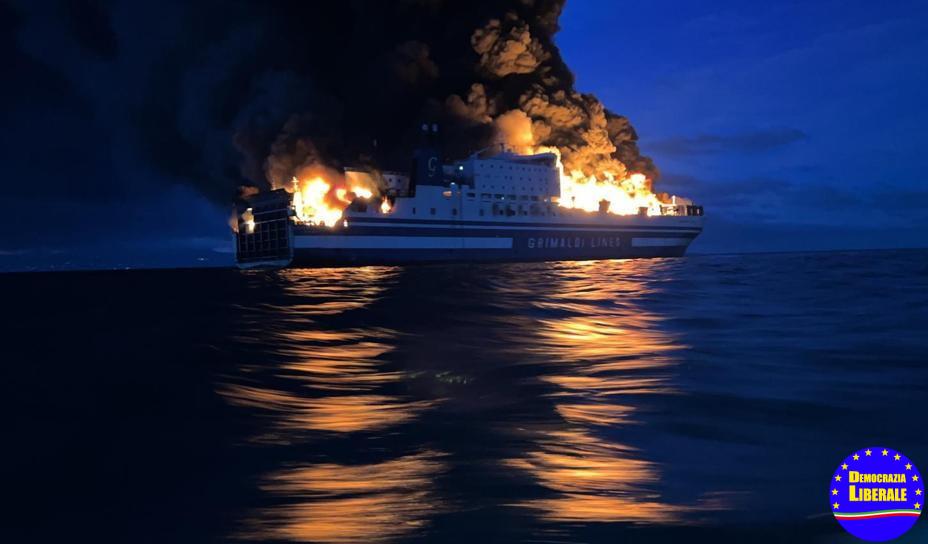 Incendio traghetto, Mollica: “più sicurezza sui convogli nello stretto”