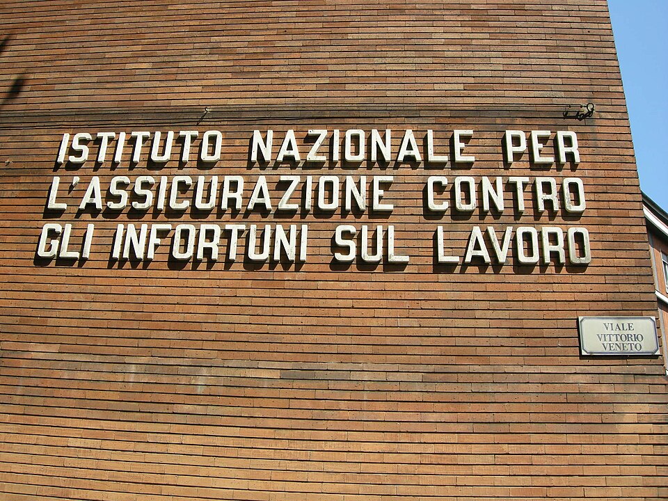 RIFLESSIONE SEMISERIA SUGLI INDENNIZZI AI RAPINATORI RIFLESSIONE SEMISERIA SUGLI INDENNIZZI AI RAPINATORI