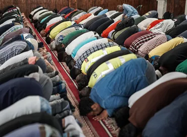 LA LEGGE ISLAMICA PENETRA NELLA PATRIA DEL DIRITTO* LA LEGGE ISLAMICA PENETRA NELLA PATRIA DEL DIRITTO*